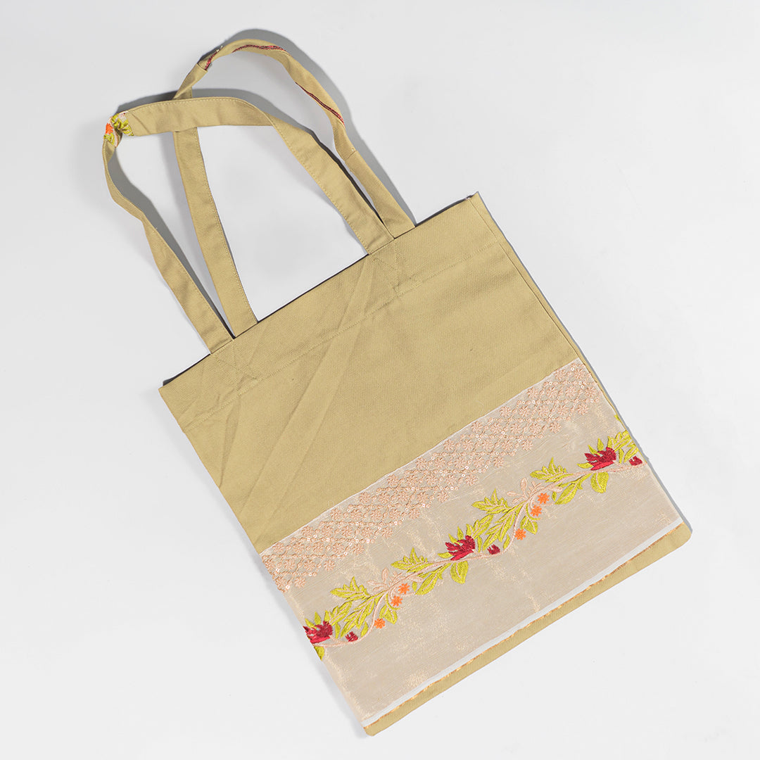 Zeenat Canvas Tote Bag with Appliqué